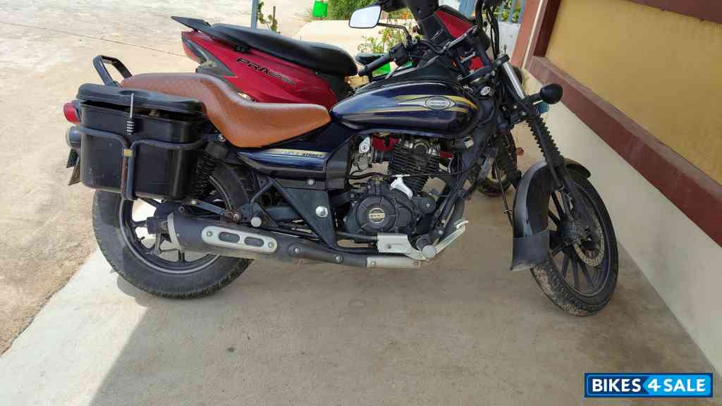 Blue Bajaj Avenger Street 150 Blue Bajaj Avenger Street 150