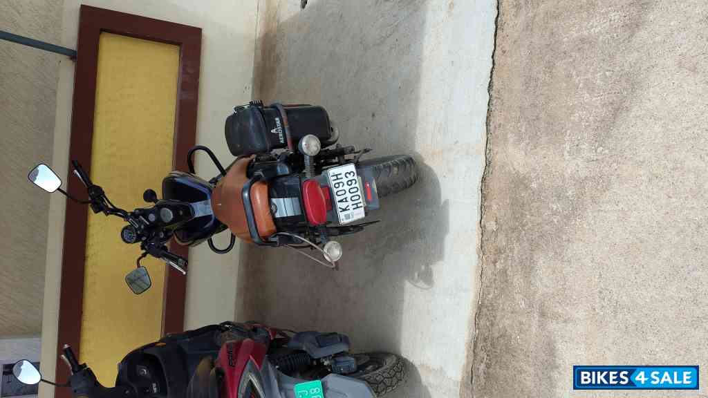 Blue Bajaj Avenger Street 150 Blue Bajaj Avenger Street 150