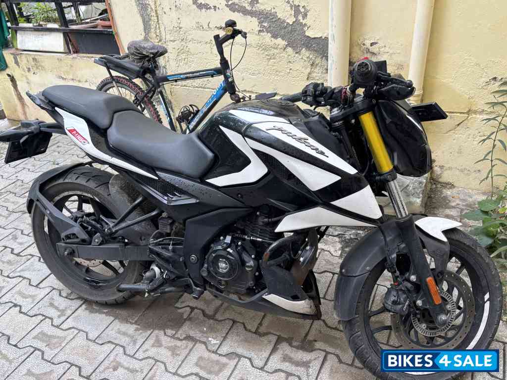 Bajaj Pulsar N160 Dual Channel ABS