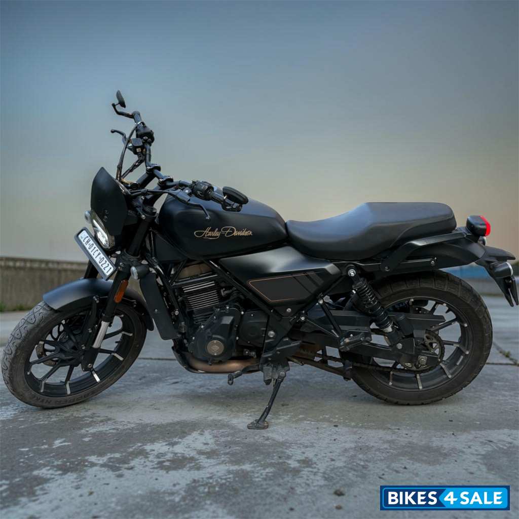 Black Harley Davidson X440 S