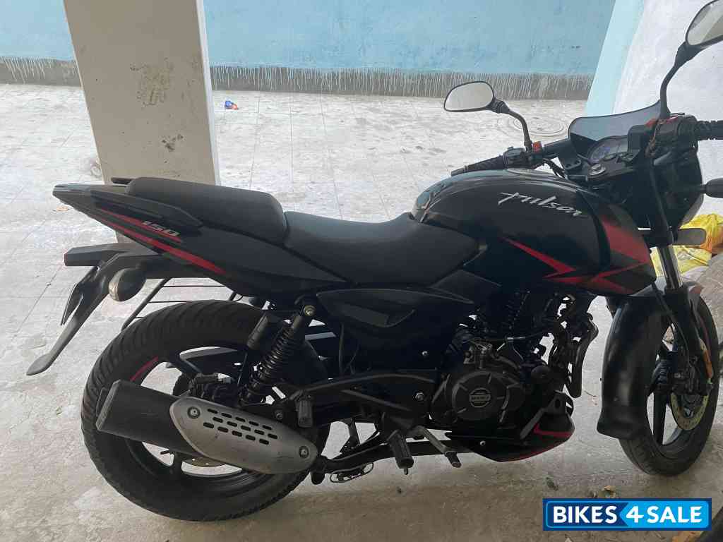 Bajaj Pulsar 150 Twin Disc BS6