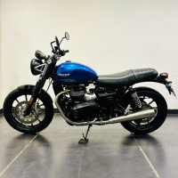 Triumph Street Twin