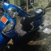 Blue Yamaha Fascino