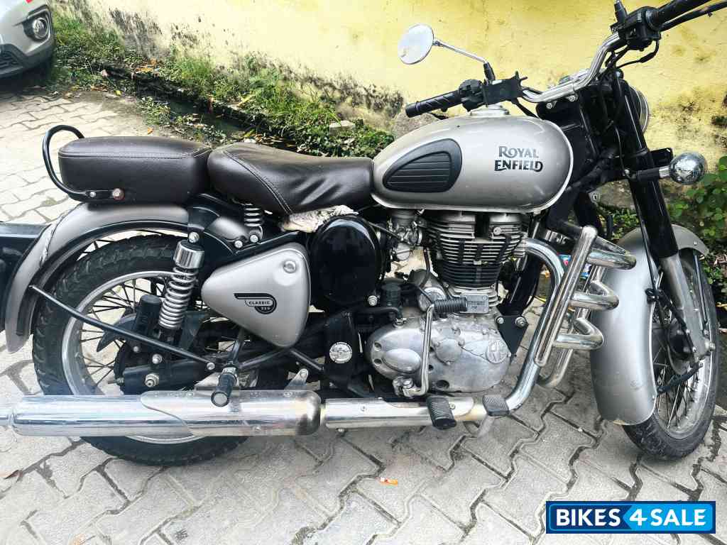 Gun Metal Grey Royal Enfield Classic Gunmetal Grey