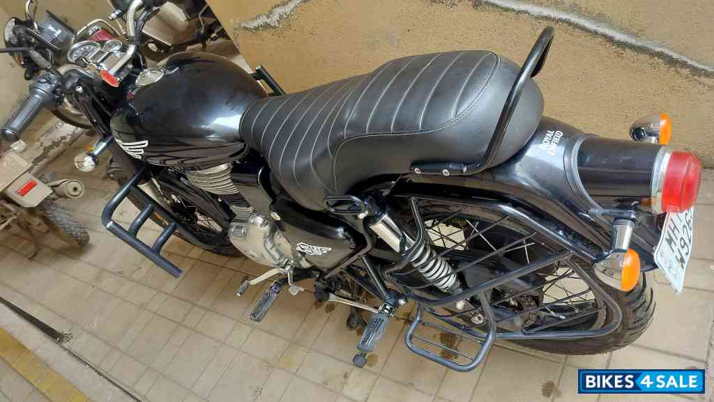 Black Royal Enfield Bullet 350 ES BS6