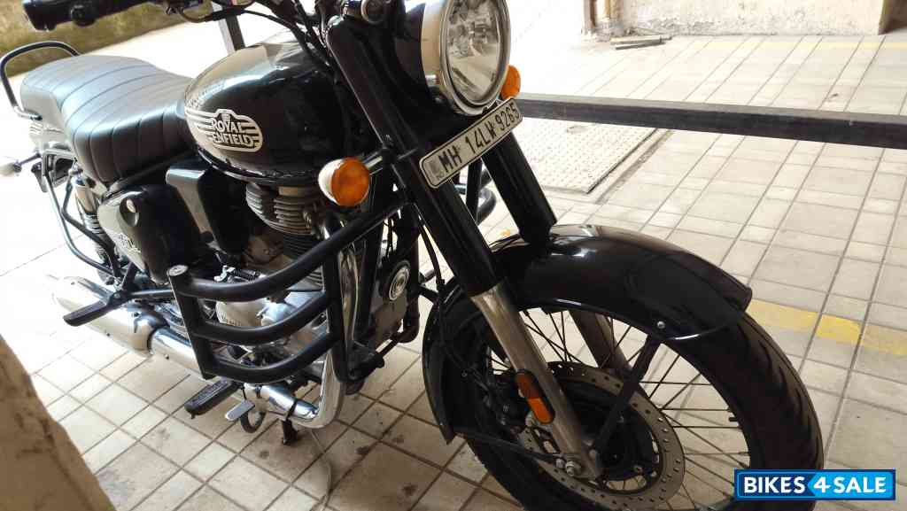 Black Royal Enfield Bullet 350 ES BS6