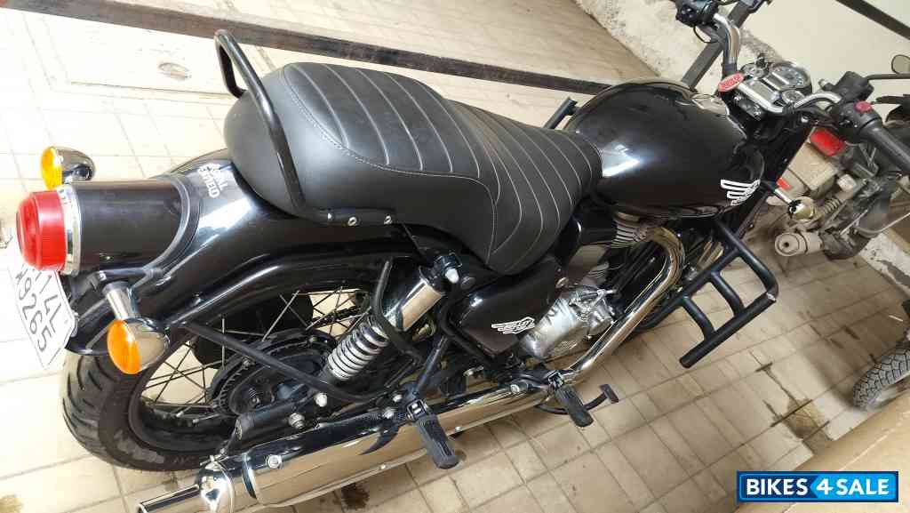 Black Royal Enfield Bullet 350 ES BS6