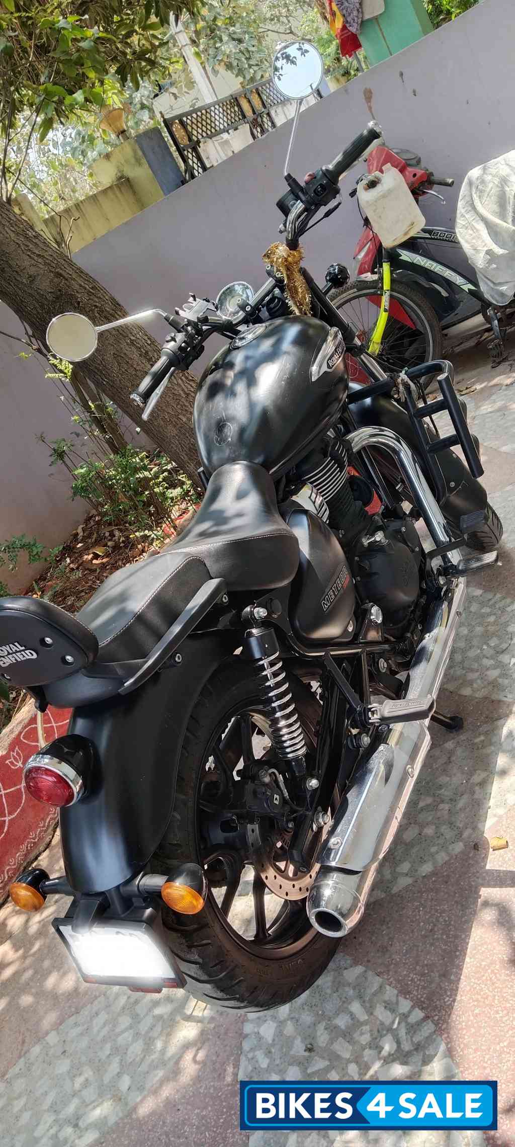 Stellar Black Royal Enfield Meteor 350 Stellar