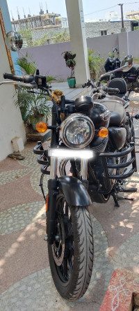 Stellar Black Royal Enfield Meteor 350 Stellar