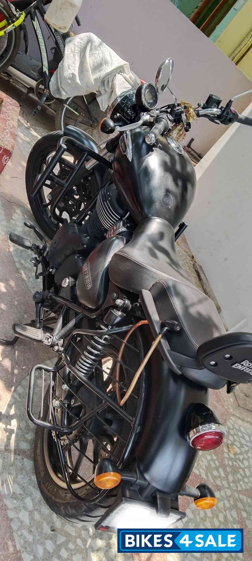 Stellar Black Royal Enfield Meteor 350 Stellar Stellar Black Royal Enfield Meteor 350 Stellar