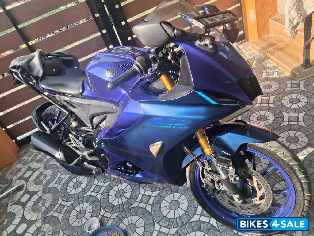 Yamaha R15 V4