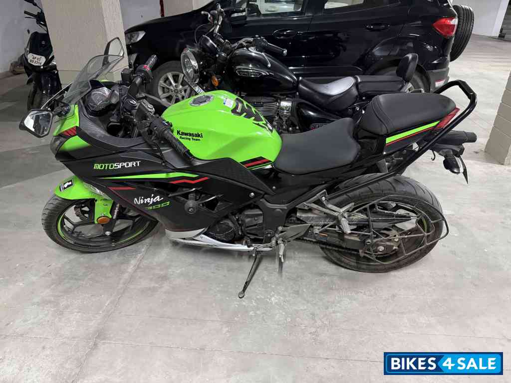 Kawasaki Ninja 300 BS6 2022 Kawasaki Ninja 300 BS6 2022