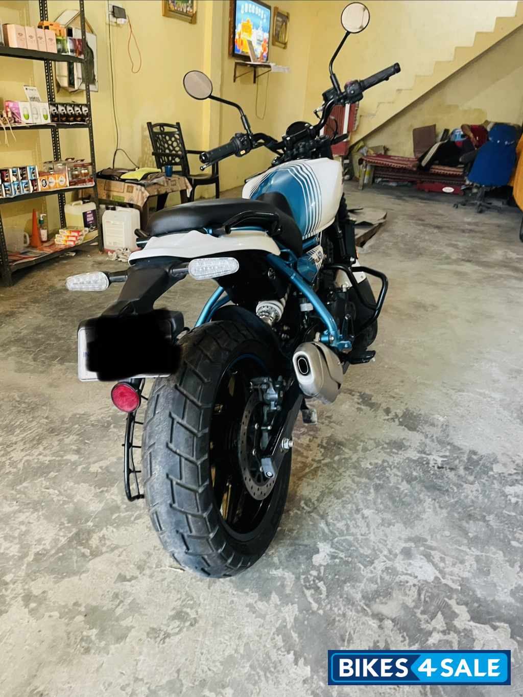 Brava Blue Royal Enfield Guerrilla 450 Flash