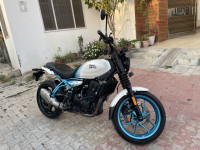 Brava Blue Royal Enfield Guerrilla 450 Flash