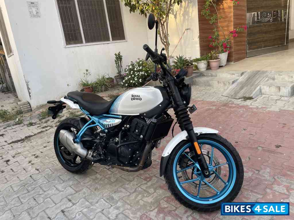Brava Blue Royal Enfield Guerrilla 450 Flash Brava Blue Royal Enfield Guerrilla 450 Flash