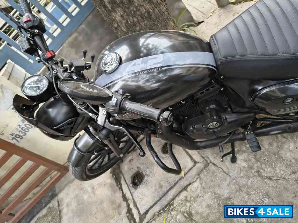 Jawa 42 Dual Channel ABS AllStar Black Jawa 42 Dual Channel ABS AllStar Black