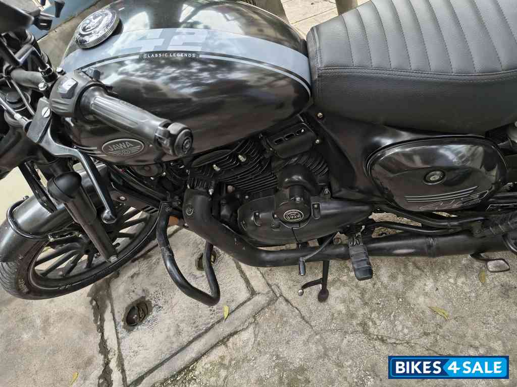 Jawa 42 Dual Channel ABS AllStar Black Jawa 42 Dual Channel ABS AllStar Black