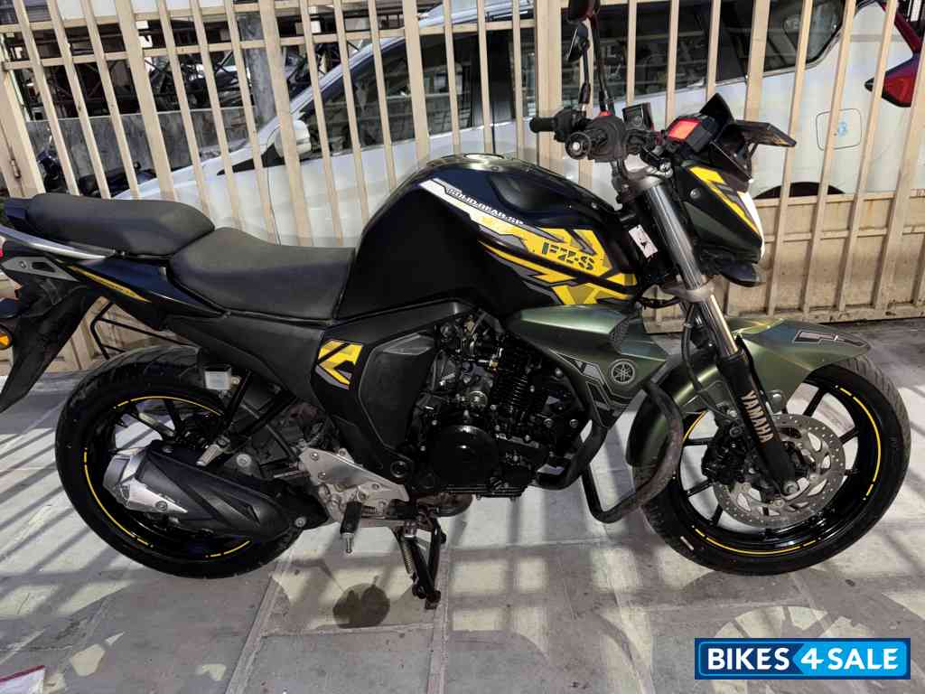 Mat Black 2 Yamaha FZ-S Mat Black 2 Yamaha FZ-S
