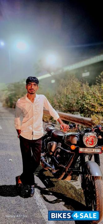 Dark Gunmetal Gray Royal Enfield Classic 350