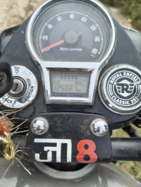 Dark Gunmetal Gray Royal Enfield Classic 350