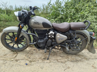 Dark Gunmetal Gray Royal Enfield Classic 350