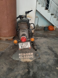 Dark Gunmetal Gray Royal Enfield Classic 350