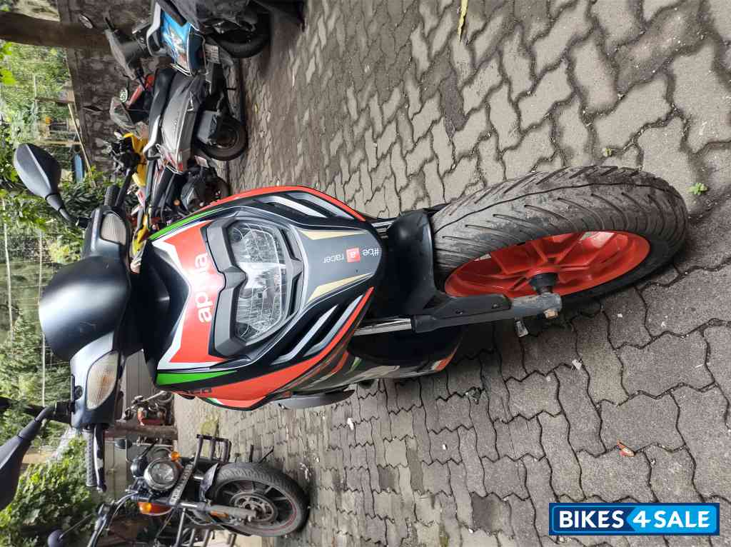 Red White Aprilia SR 160 Race ABS Red White Aprilia SR 160 Race ABS
