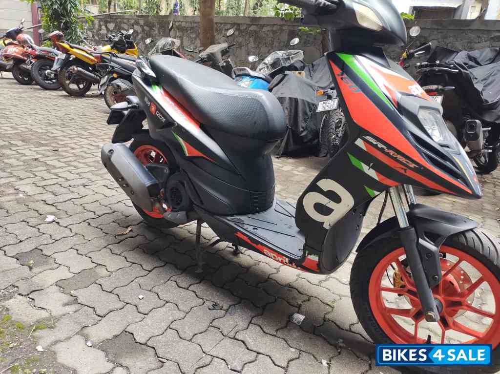 Red White Aprilia SR 160 Race ABS Red White Aprilia SR 160 Race ABS