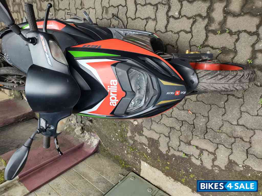 Red White Aprilia SR 160 Race ABS Red White Aprilia SR 160 Race ABS