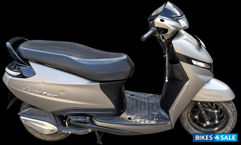 T Grey TVS Jupiter Classic 110