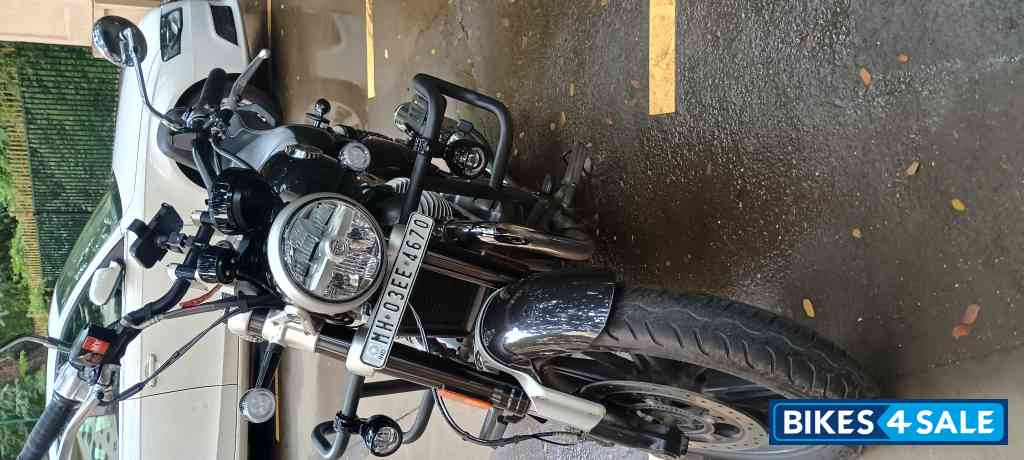 Astral Black Royal Enfield Super Meteor 650 Astral Black Royal Enfield Super Meteor 650