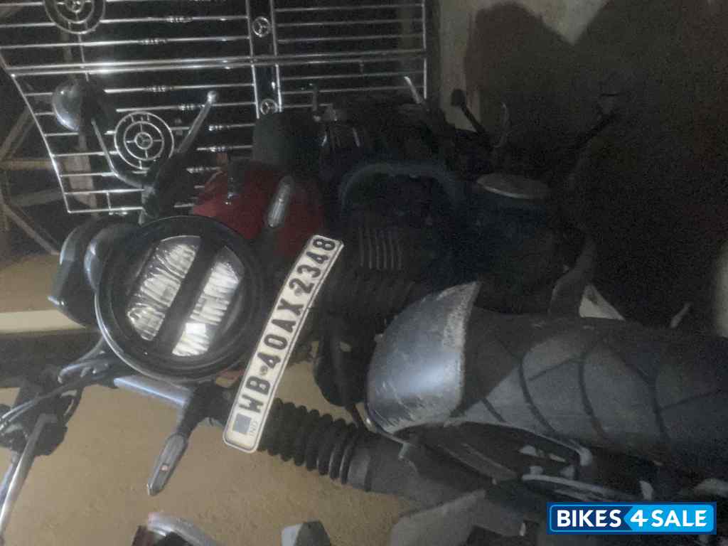 Red Honda CB350 DLX