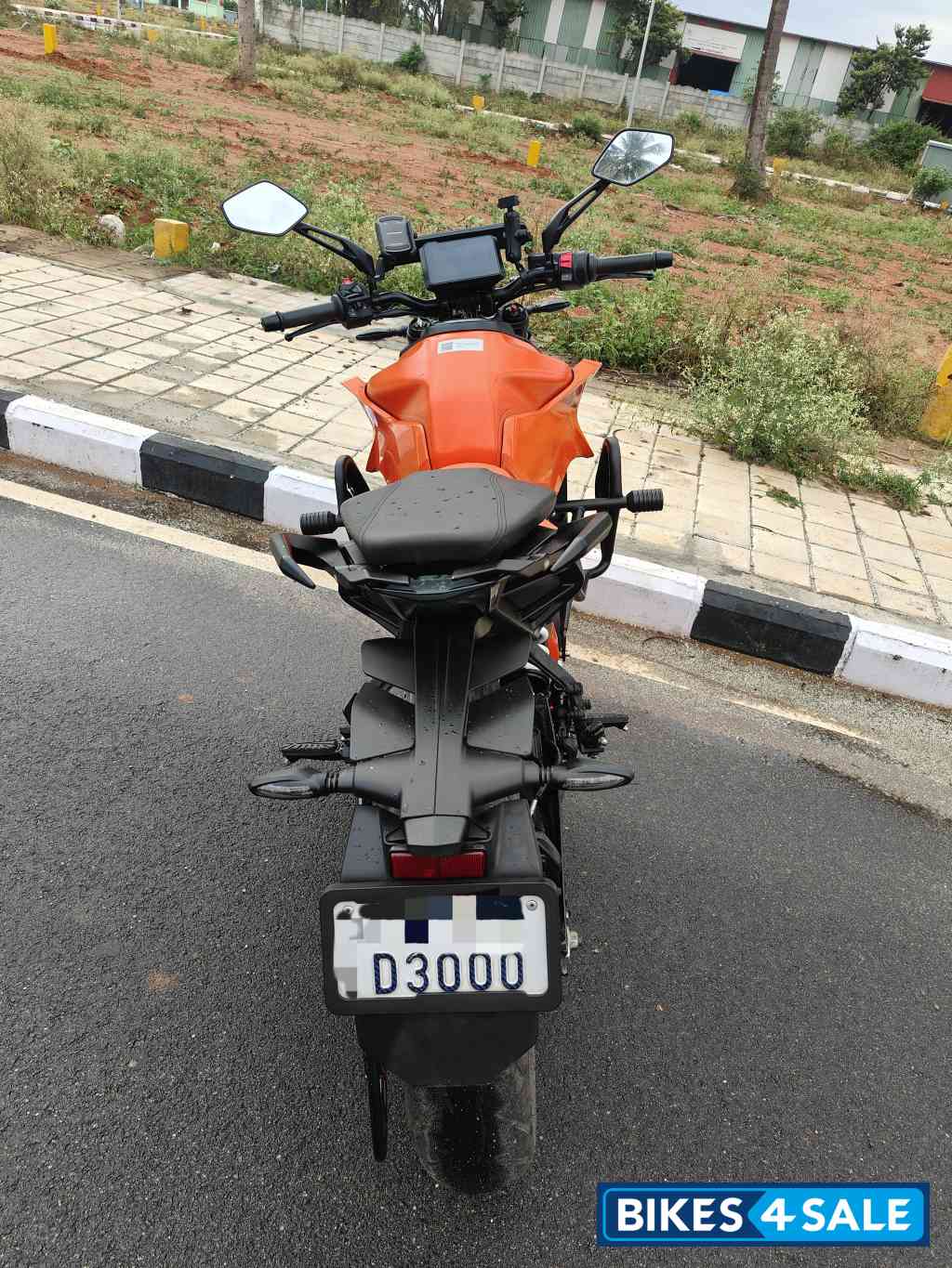 Orange KTM Duke 390 2024 Orange KTM Duke 390 2024