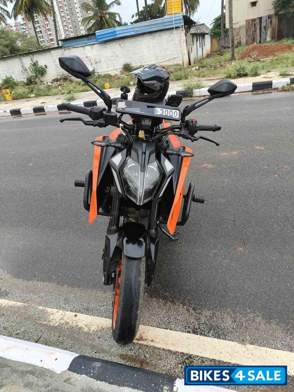 Orange KTM Duke 390 2024 Orange KTM Duke 390 2024