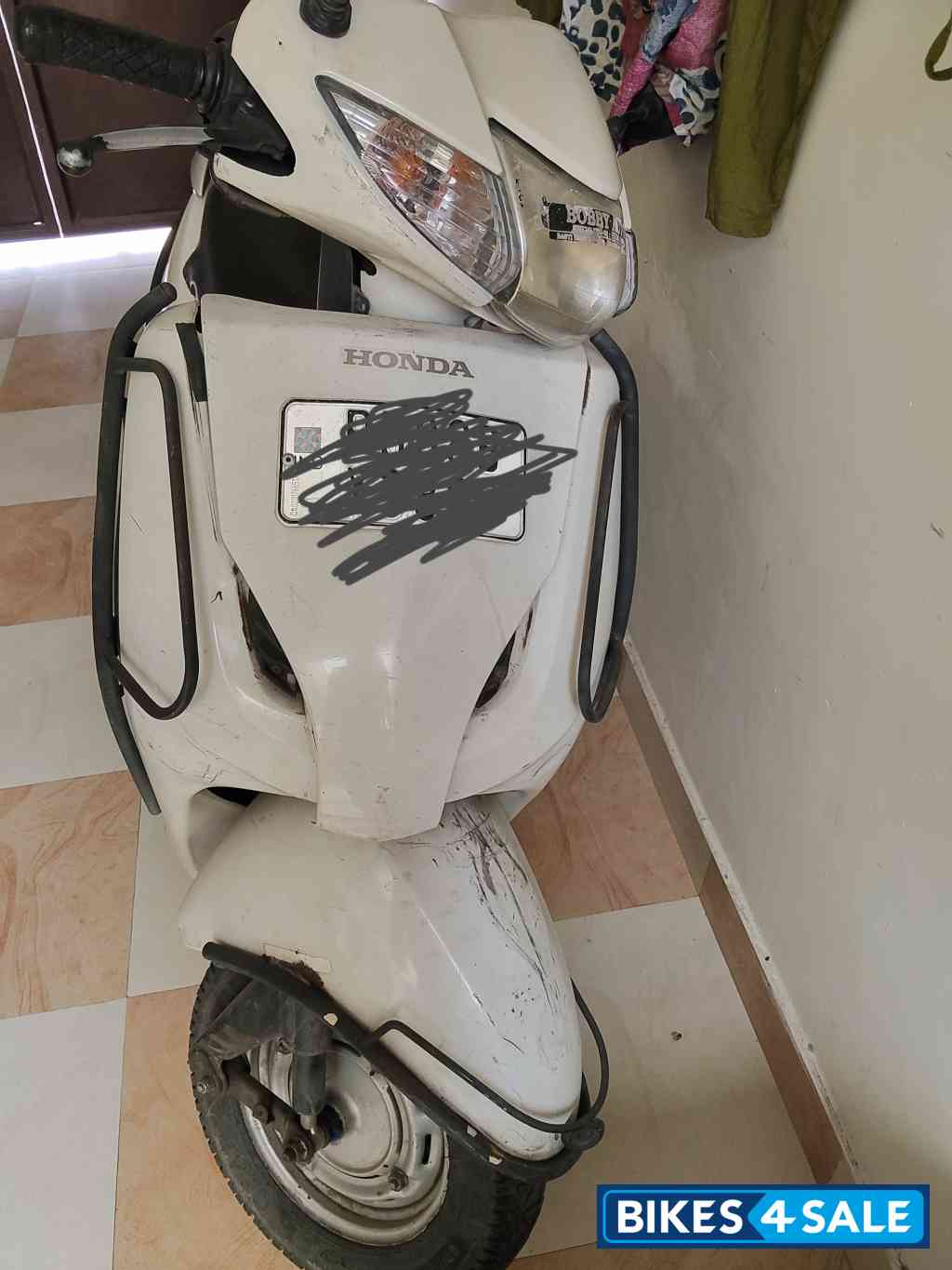White Honda Activa