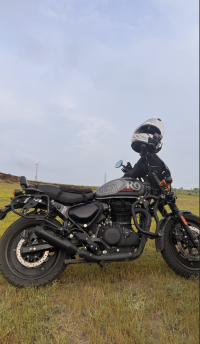 Dapper Gray Royal Enfield Hunter 350 Metro