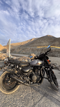 Dapper Gray Royal Enfield Hunter 350 Metro