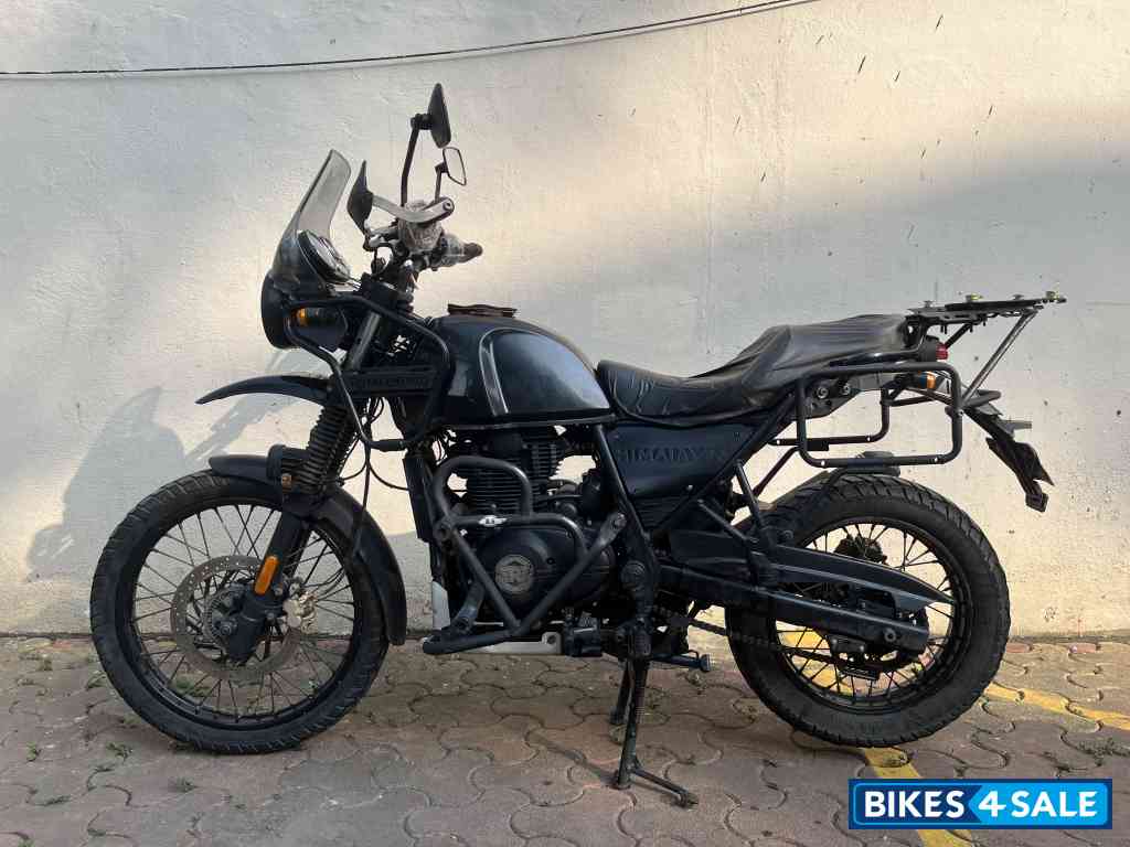 Granite Black Royal Enfield Himalayan 2021