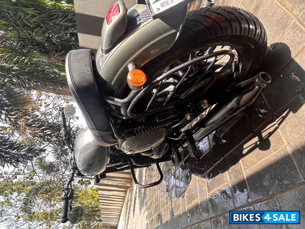 Cosmic Carbon Jawa 42 Dual Channel ABS Cosmic Carbon