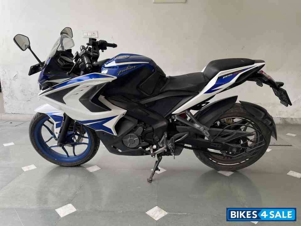 S Blue Bajaj Pulsar RS 200 S Blue Bajaj Pulsar RS 200