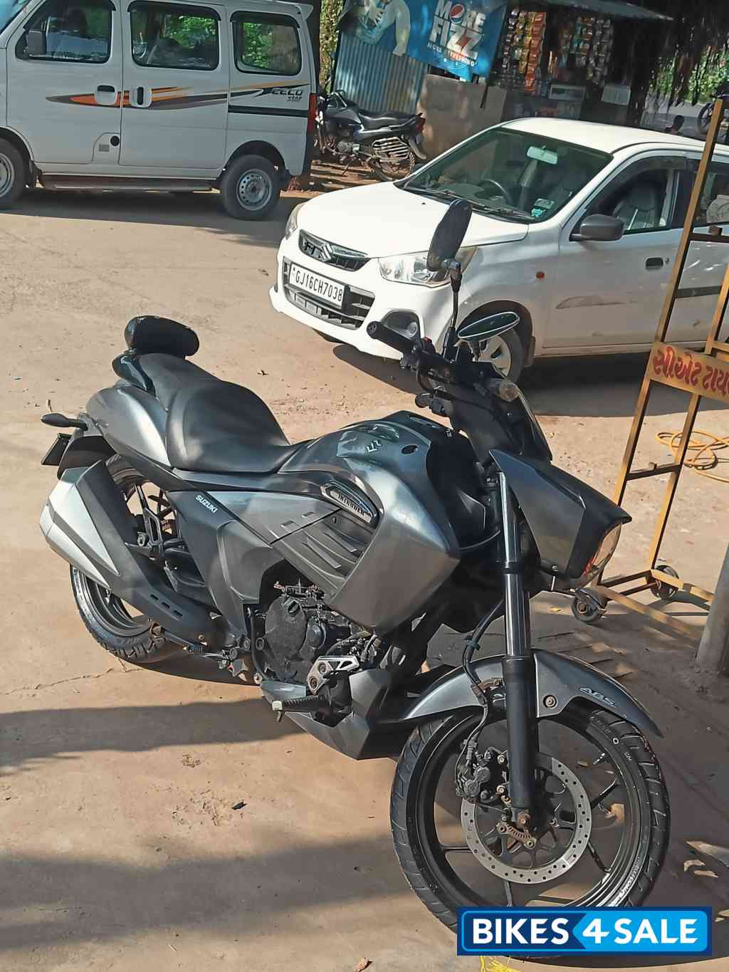 Grey-black Suzuki Intruder 150
