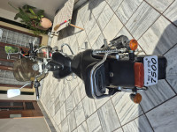 Black Bajaj Avenger Cruise 220