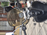 Black Bajaj Avenger Cruise 220