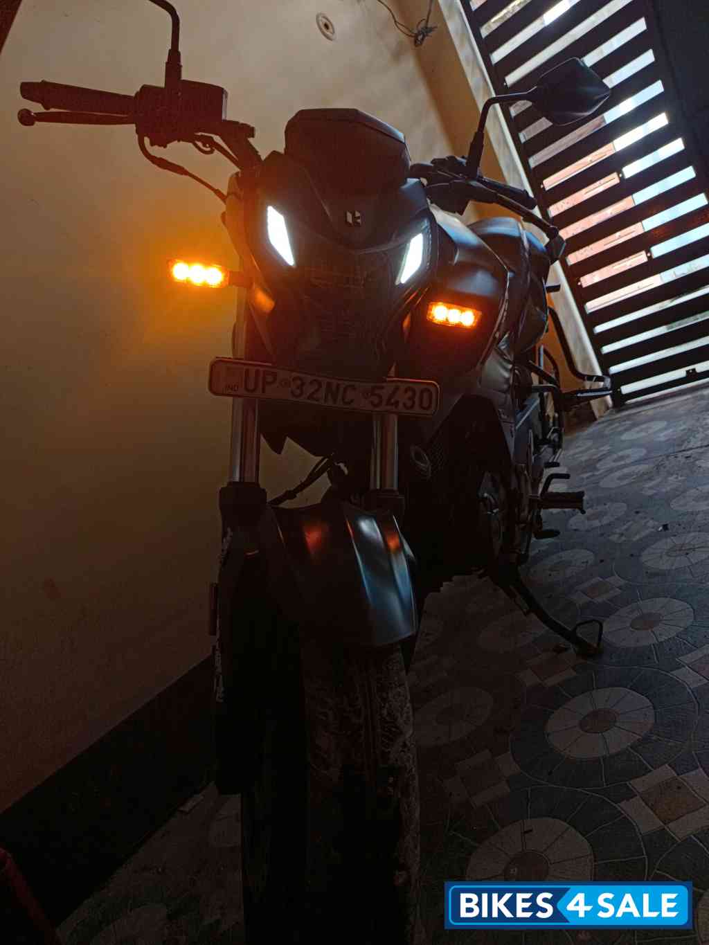 Black Hero Xtreme 160R