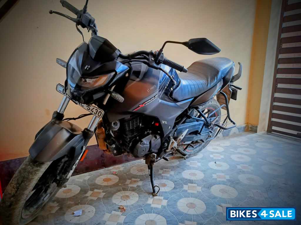 Black Hero Xtreme 160R Black Hero Xtreme 160R