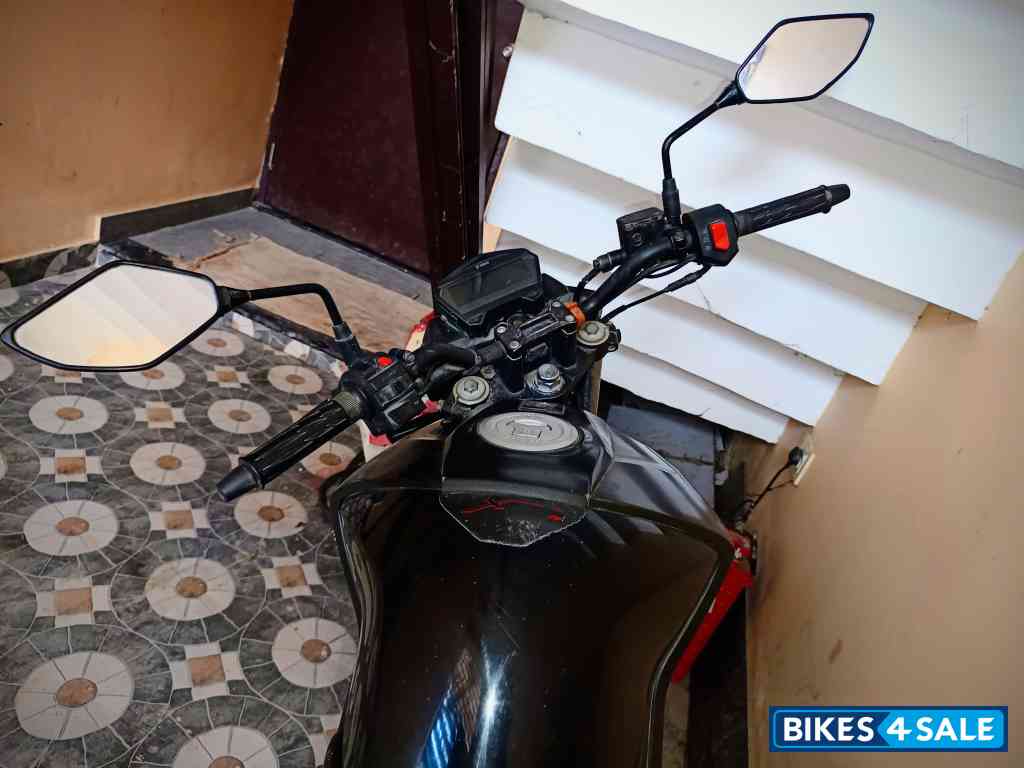 Black Hero Xtreme 160R Black Hero Xtreme 160R