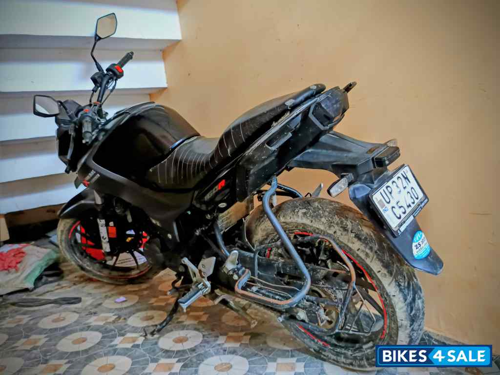 Black Hero Xtreme 160R Black Hero Xtreme 160R