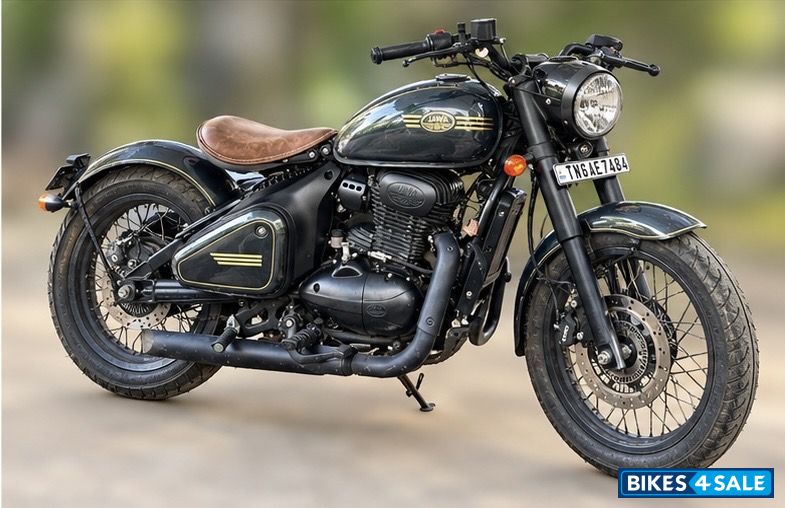 Stealth Black Jawa Perak BS6 Stealth Black Jawa Perak BS6
