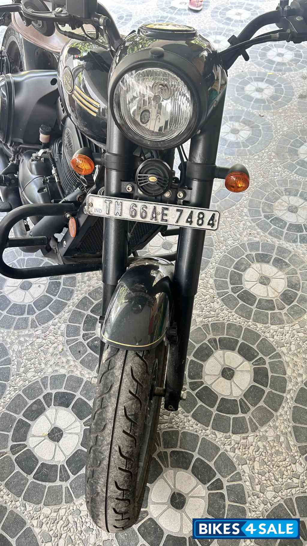 Stealth Black Jawa Perak BS6 Stealth Black Jawa Perak BS6