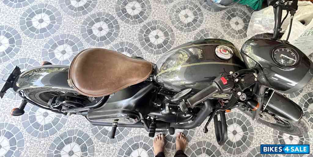 Stealth Black Jawa Perak BS6 Stealth Black Jawa Perak BS6